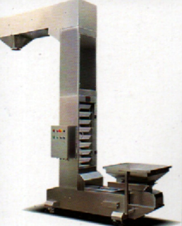 Bucket elevator conveyor